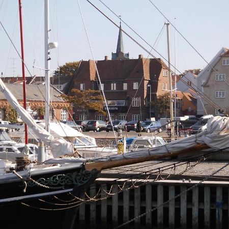 Det Gamle Hotel Рудкёбинг Экстерьер фото